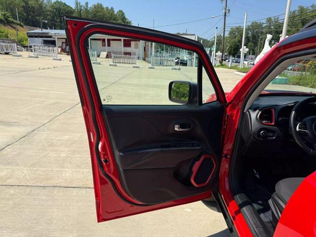 Photo of 2016 Colorado Red Jeep Renegade