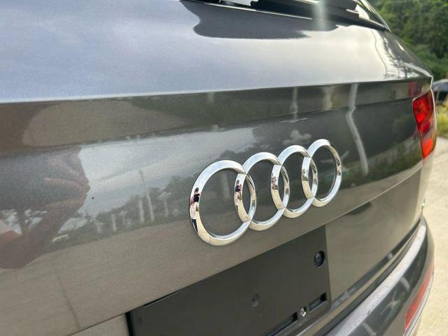 Photo of 2019 Samurai Gray Metallic Audi Q7