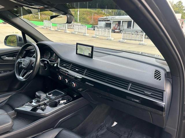 Photo of 2019 Samurai Gray Metallic Audi Q7
