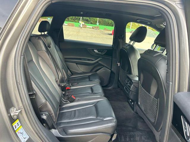 Photo of 2019 Samurai Gray Metallic Audi Q7