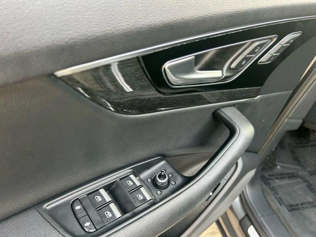 Photo of 2019 Samurai Gray Metallic Audi Q7