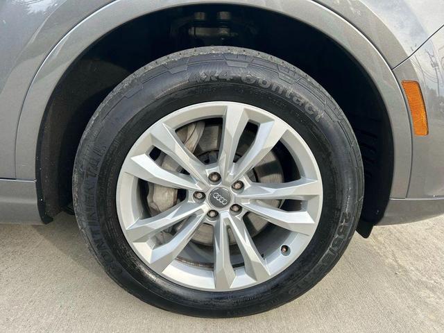 Photo of 2019 Samurai Gray Metallic Audi Q7
