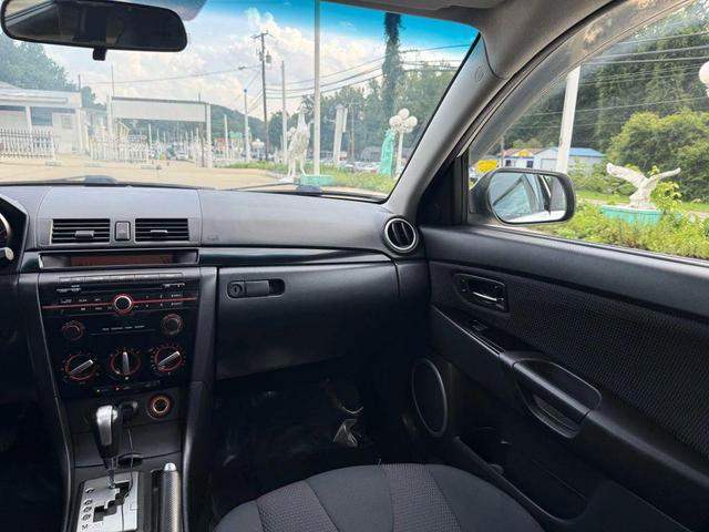 Photo of 2009 Crystal White Pearl Mica Mazda Mazda3