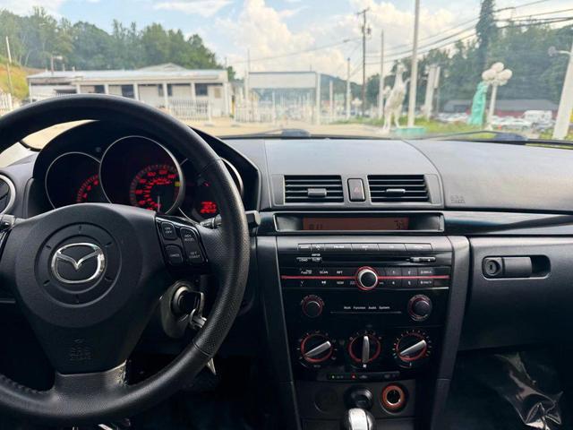 Photo of 2009 Crystal White Pearl Mica Mazda Mazda3