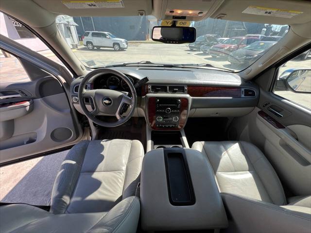 Photo of 2013 Tan Chevrolet Suburban