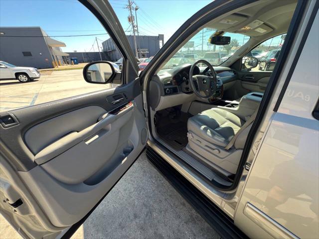 Photo of 2013 Tan Chevrolet Suburban