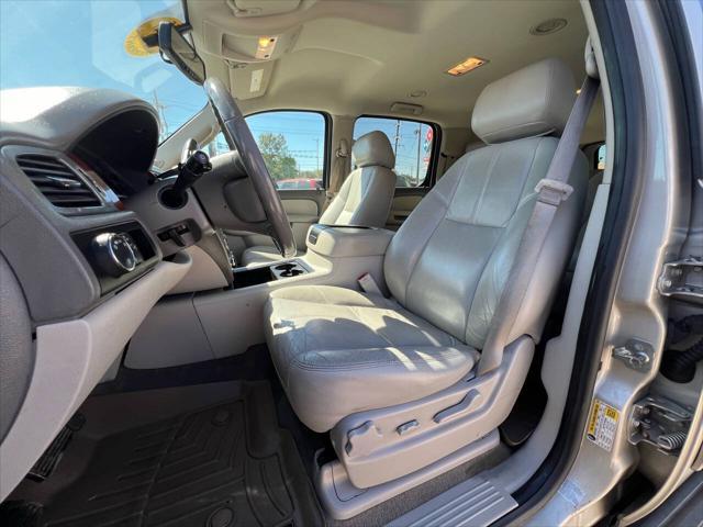 Photo of 2013 Tan Chevrolet Suburban