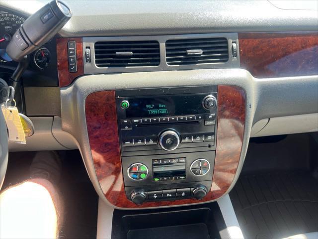 Photo of 2013 Tan Chevrolet Suburban