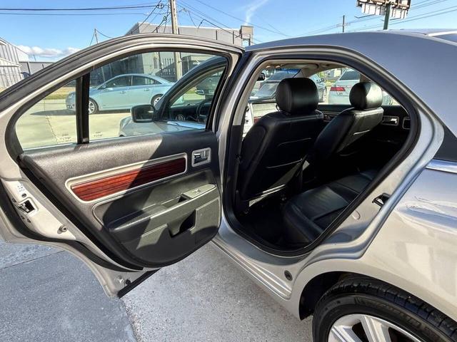 Photo of 2007 Silver Birch Clearcoat Metallic Lincoln MKZ