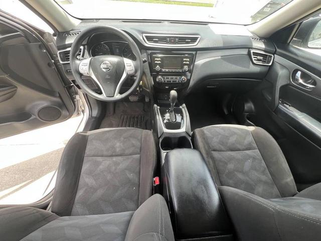 Photo of 2015 Brilliant Silver Nissan Rogue