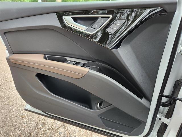 Photo of 2025 Glacier White Metallic Audi Q4 e-tron