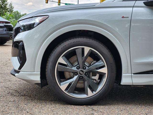 Photo of 2025 Glacier White Metallic Audi Q4 e-tron