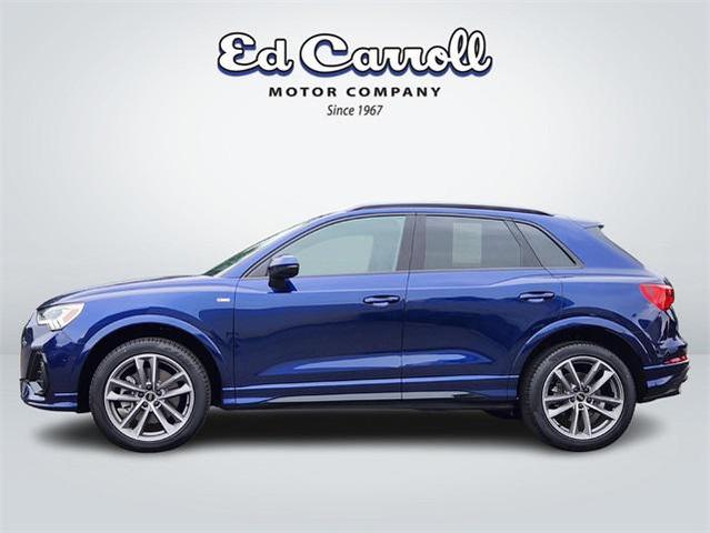 Photo of 2024 Navarra Blue Metallic Audi Q3
