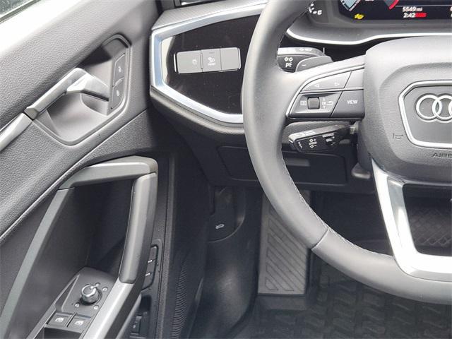 Photo of 2024 Navarra Blue Metallic Audi Q3