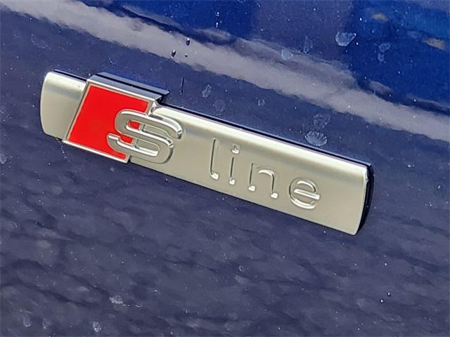 Photo of 2024 Navarra Blue Metallic Audi Q3