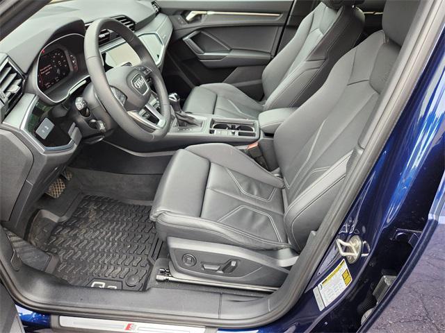 Photo of 2024 Navarra Blue Metallic Audi Q3