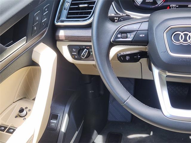 Photo of 2025 Navarra Blue Metallic Audi Q5