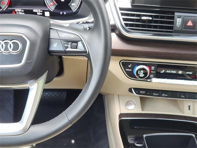 Photo of 2025 Navarra Blue Metallic Audi Q5