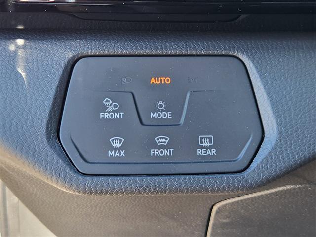 Photo of 2025 pure gray Volkswagen ID.4
