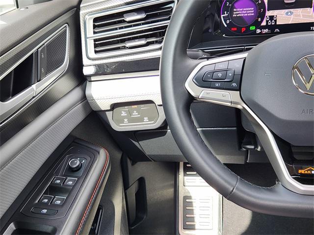 Photo of 2024 Opal White Volkswagen Atlas