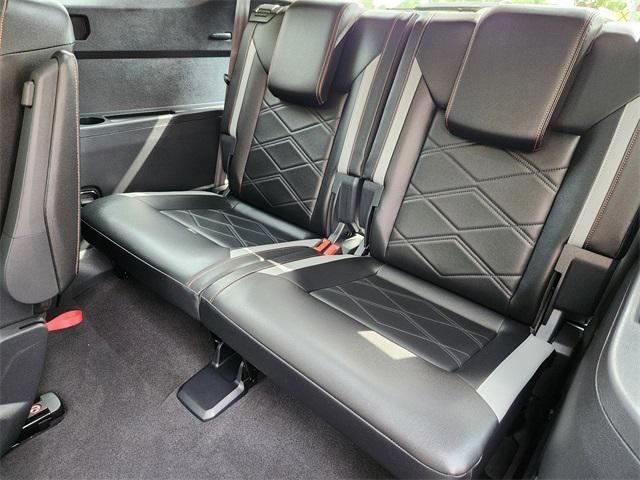 Photo of 2024 Opal White Volkswagen Atlas
