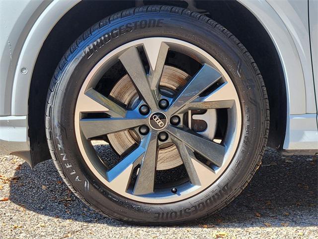 Photo of 2024 Glacier White Metallic Audi Q4 e-tron