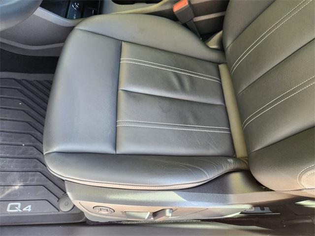 Photo of 2024 Glacier White Metallic Audi Q4 e-tron