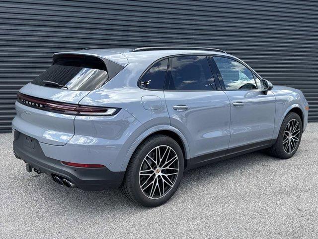 Photo of 2025 Arctic Grey Porsche Cayenne