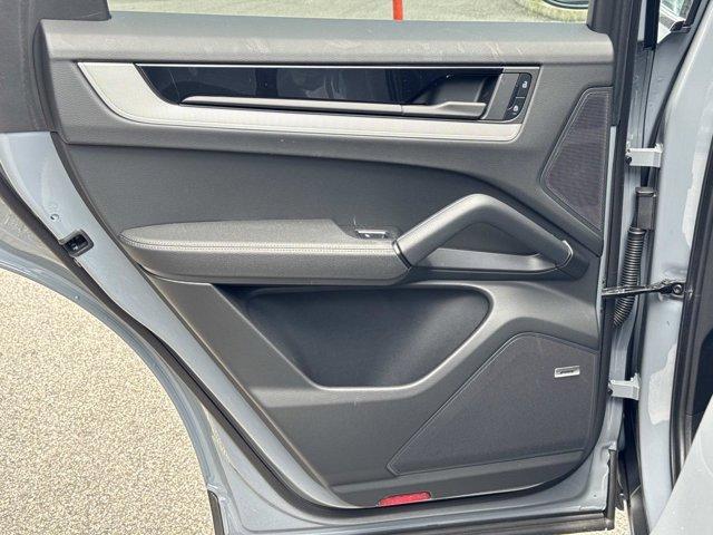 Photo of 2025 Arctic Grey Porsche Cayenne