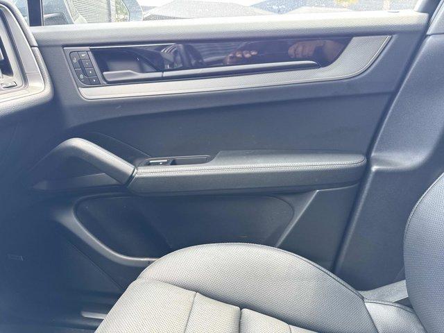 Photo of 2025 Arctic Grey Porsche Cayenne