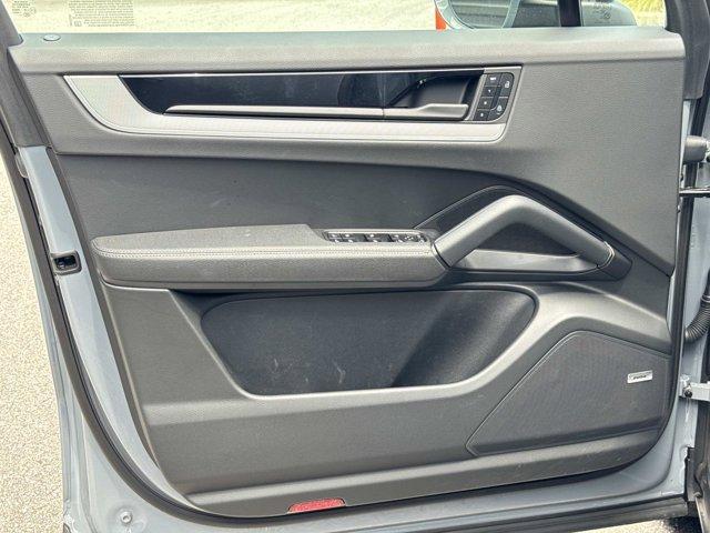 Photo of 2025 Arctic Grey Porsche Cayenne