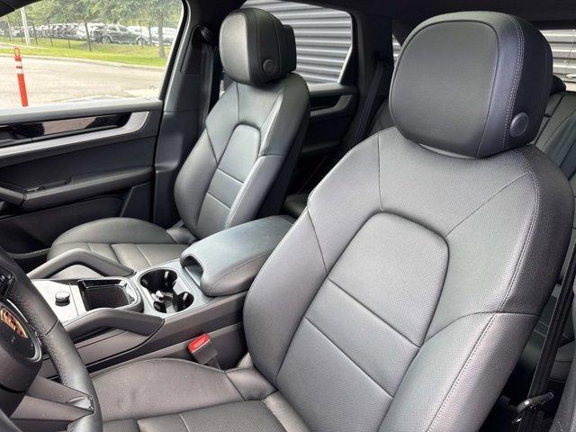 Photo of 2025 Arctic Grey Porsche Cayenne