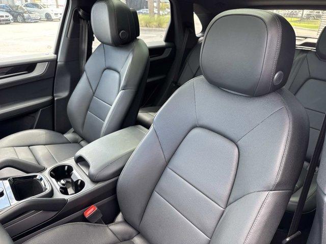 Photo of 2025 Arctic Grey Porsche Cayenne