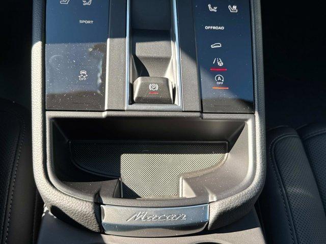 Photo of 2025 Papaya Metallic Porsche Macan