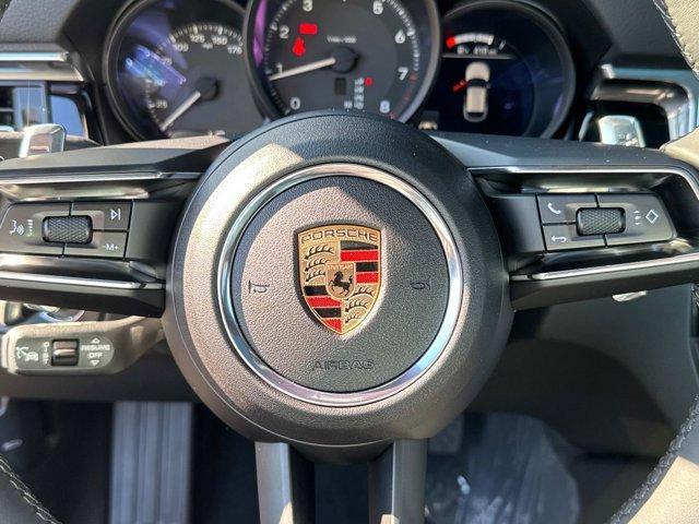Photo of 2025 Papaya Metallic Porsche Macan