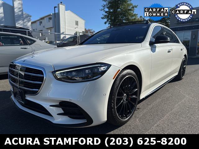 Photo of 2022 MANUFAKTUR Diamond White Mercedes-Benz S-Class