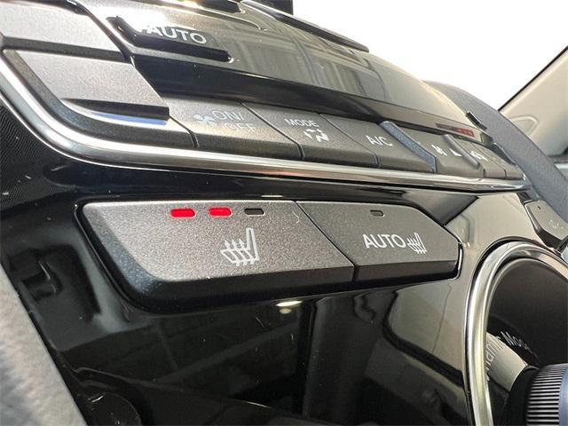 Photo of 2025 Platinum White Pearl Acura RDX