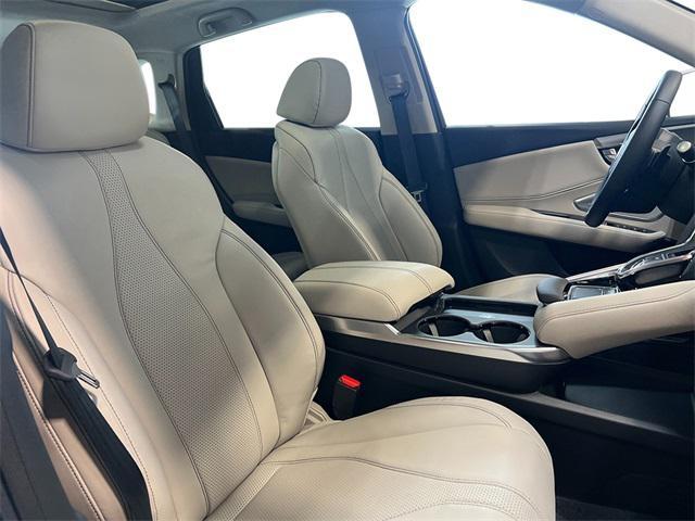Photo of 2025 Platinum White Pearl Acura RDX