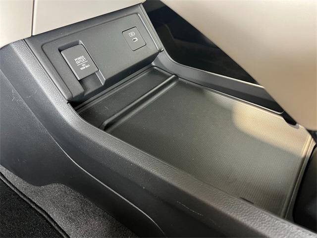 Photo of 2025 Platinum White Pearl Acura RDX