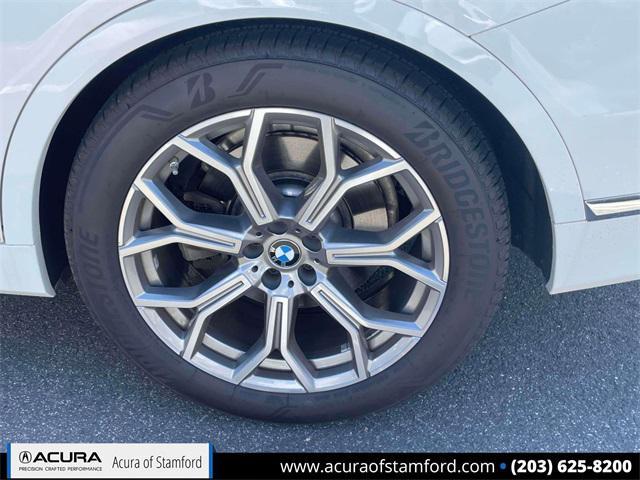 Photo of 2019 Alpine White BMW X7