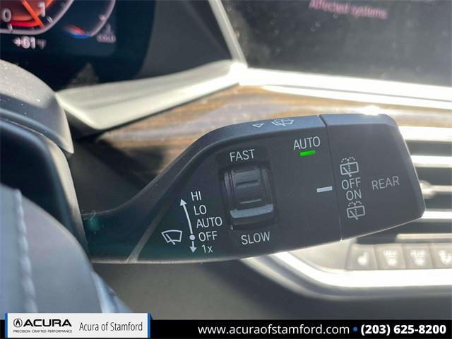 Photo of 2019 Alpine White BMW X7