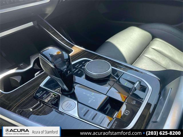 Photo of 2019 Alpine White BMW X7