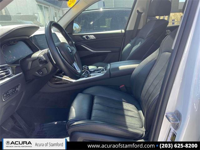 Photo of 2019 Alpine White BMW X7