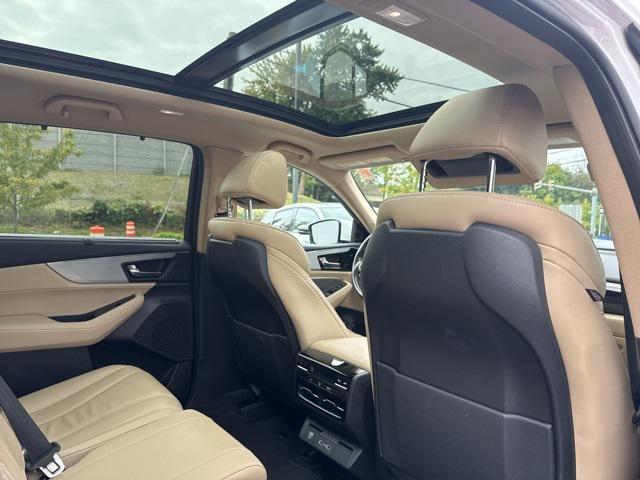 Photo of 2023 Platinum White Pearl Acura MDX