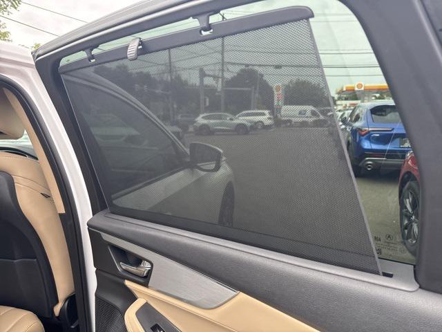 Photo of 2023 Platinum White Pearl Acura MDX