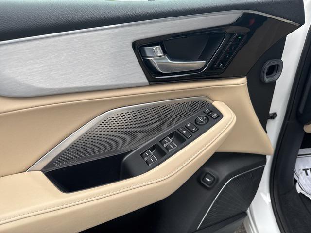 Photo of 2023 Platinum White Pearl Acura MDX