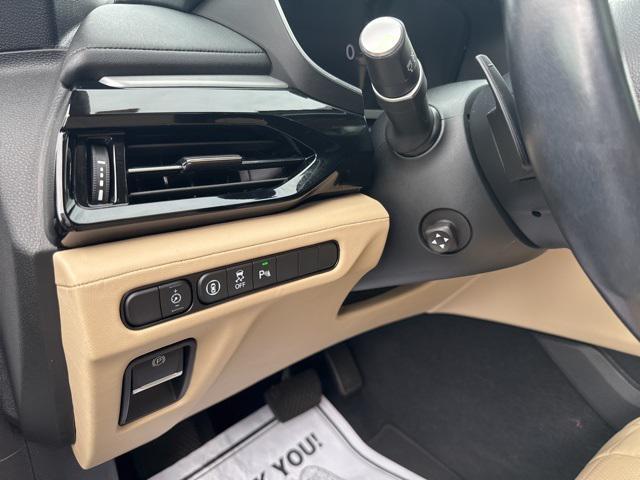 Photo of 2023 Platinum White Pearl Acura MDX
