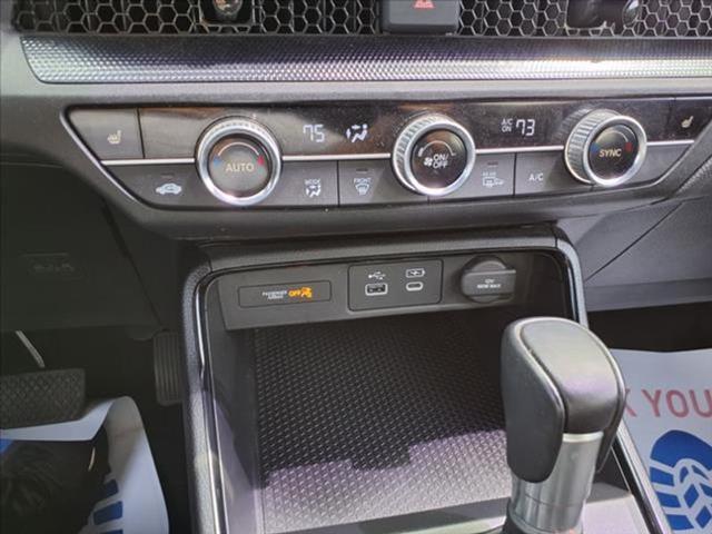 Photo of 2023 Platinum White Pearl Honda CR-V Hybrid
