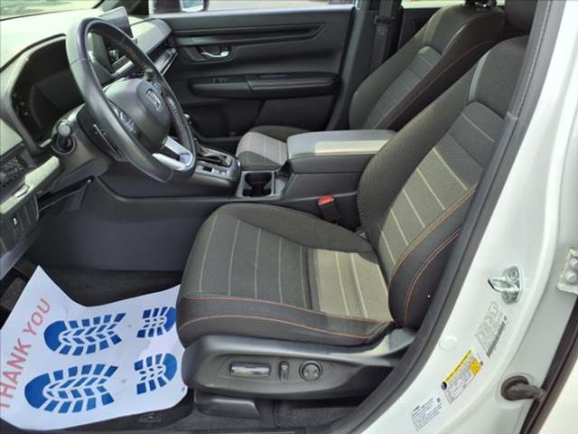 Photo of 2023 Platinum White Pearl Honda CR-V Hybrid