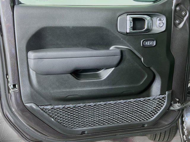 Photo of 2025 Granite Crystal Metallic Clearcoat Jeep Wrangler